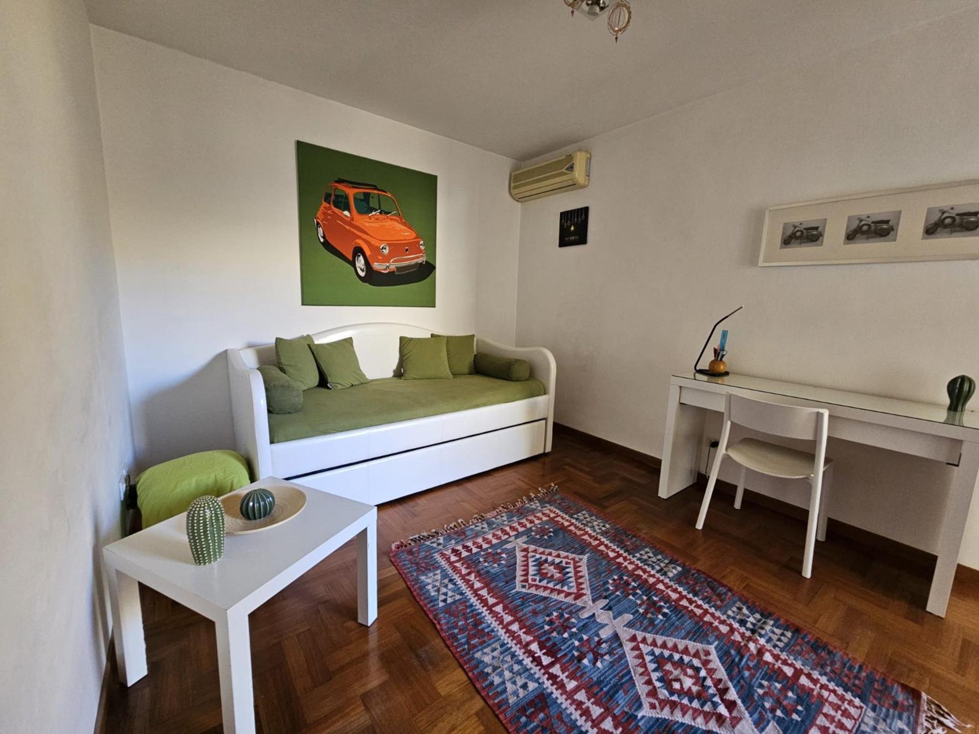 Apartment Be Your - Spritz