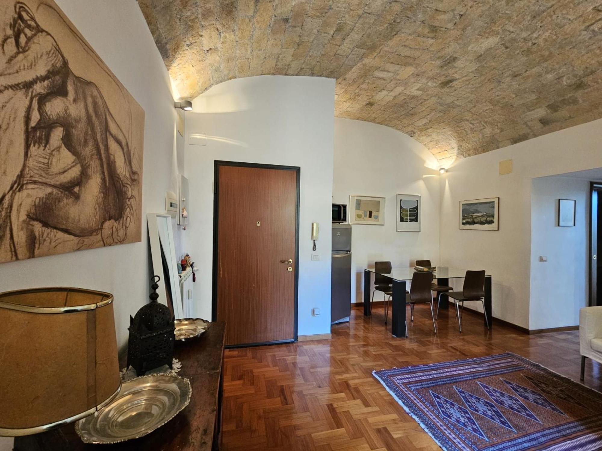 Apartment Be Your - Spritz *